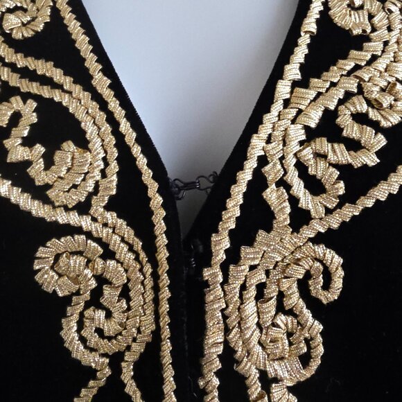Vintage Morton Myles for the Warrens black velvet gold trim jacket union made - Picture 7 of 9